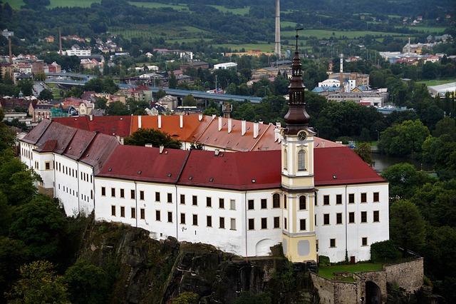 Levná Autoškola v Děčíně: Ušetřete na výuce a získávejte dovednosti pro bezpečné řízení