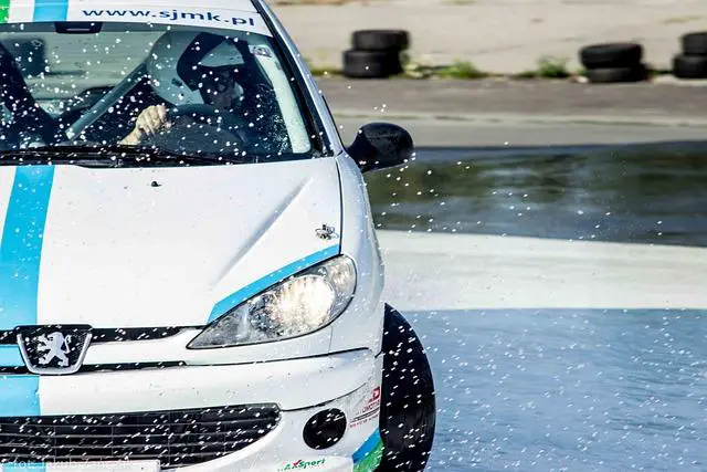 Doporučení pro nejlepší autoškolu v Domažlicích: Která autoškola je nejlepší volbou pro začínající řidiče?