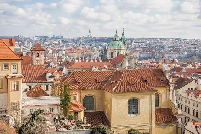 Do Čeho Zapadne Zámek Dveří Fabia 1? Návod a Řešení