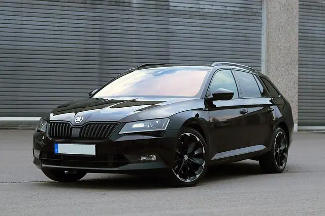 Jaká je průměrná životnost motoru u vozidla Škoda Superb?